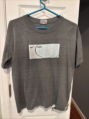 80s Nike Women’s Charcoal Gray Graphic Crew Neck Tee